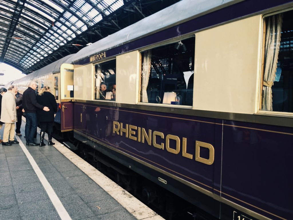 Rheingold – eine romantischen Fahrt entlang des Rheins